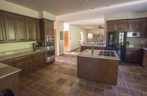 Lotus House | Beauty in the Heart of Coloma Valley: Winery Estate Farmhouse in the Vineyards