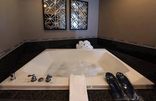 Perrysburg Apartment | Belamere Suites - The Ultimate Whirlpool Suite In Ohio
