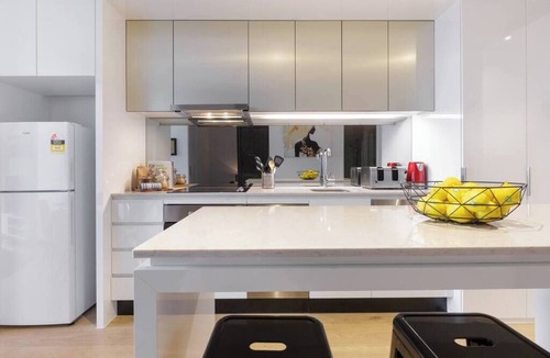Melbourne Central Business District Apartment | Belle - Incredible Location Gym Pool Sauna WiFi