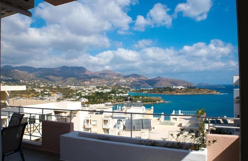 Agios Nikolaos Town House | Bellevue Suites - Deluxe One Bedroom Apartment with Sea View