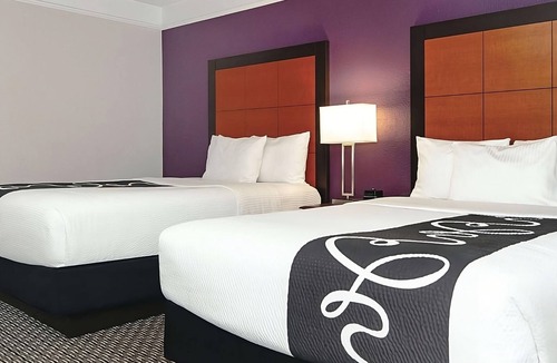 Guasti Hotel | Better Choice For Your Vacation! 2 Great Units Close to iFLY Indoor Skydiving!