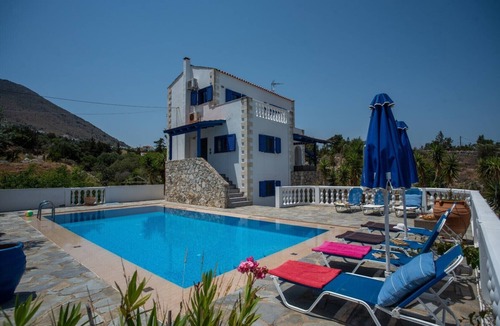 Kokkinon Khorion Villa | Big pool ★ Sea view ★ Greek Blue & White Villa