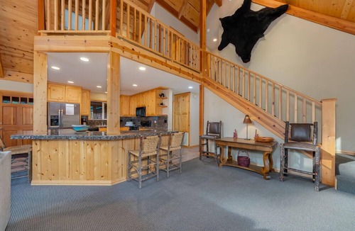 Arnold Cabin | BIG TIMBER LODGE - 4 BR/3 FULL 1 HALF BA PLUS LOFT & REC ROOM