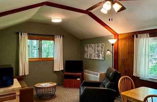 Ontonagon Cottage | Birch Grove at Miller's Cottages