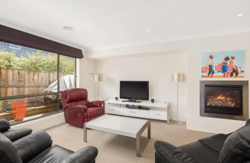 Cowes House | Blissful Beach Retreat - Phillip Island