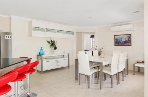 Cowes House | Blissful Beach Retreat - Phillip Island