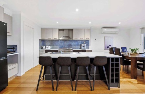 Mount Martha House | Blissful Sunhill | Pool & Bay Views