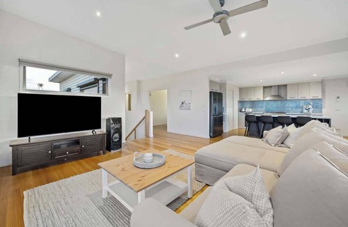 Mount Martha House | Blissful Sunhill | Pool & Bay Views