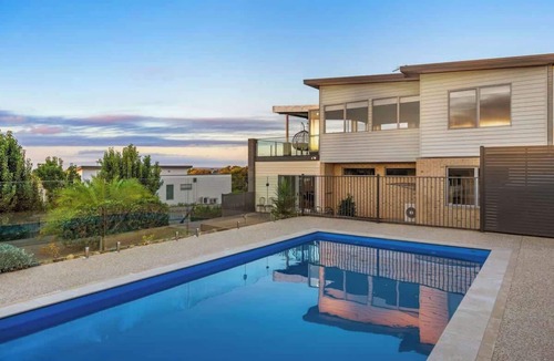 Mount Martha House | Blissful Sunhill | Pool & Bay Views