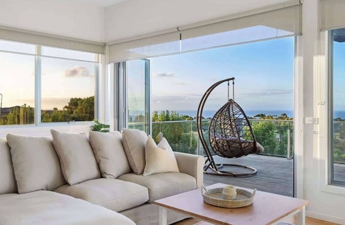 Mount Martha House | Blissful Sunhill | Pool & Bay Views