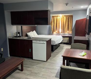 Northwood Hotel | BlissPoint Inn & Suites, Northwood