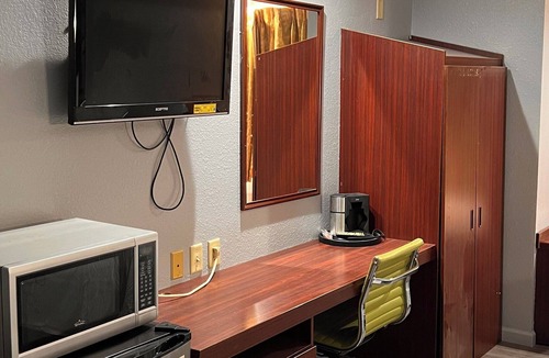 Northwood Hotel | BlissPoint Inn & Suites, Northwood