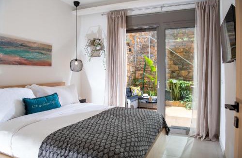 Mavrikiano Apartment | Blue Cove Zen