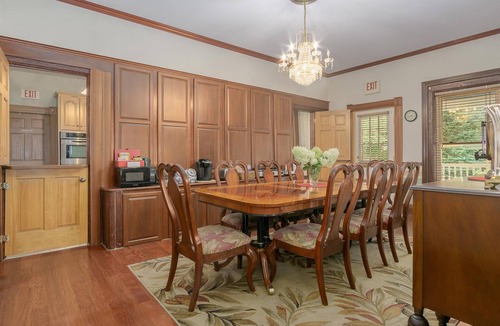Newaygo Apartment | Blue Room at Newaygo Bed & Breakfast