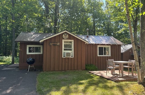 Ontonagon Cottage | Blueberry Ridge at Miller's Cottages