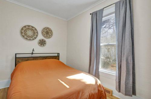 Lansing House | Boho Retro Style in Lansing 10 Mins to MSU Campus