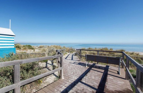Bonbeach Apartment | Bonbeach Bliss - Contemporary Waterfront Living
