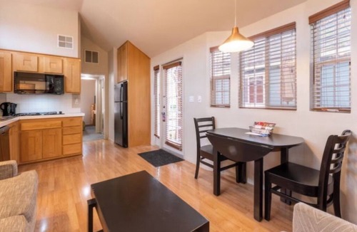 Napa Cottage | BottleRock Weekend Resort-1 mile to Festival-Sleeps 4-Free Parking-Late Checkout