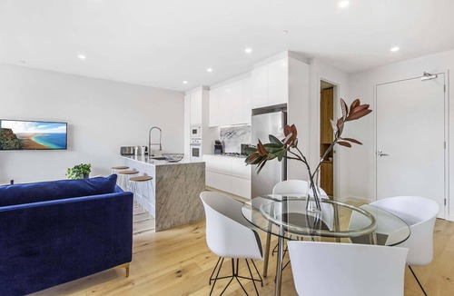 Carnegie Apartment | Boutique apartment in quiet, sought-after suburb