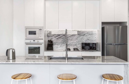 Carnegie Apartment | Boutique apartment in quiet, sought-after suburb