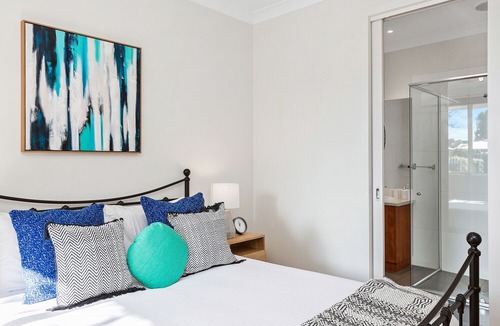 Mentone House | BOUTIQUE STAYS - The Richardson