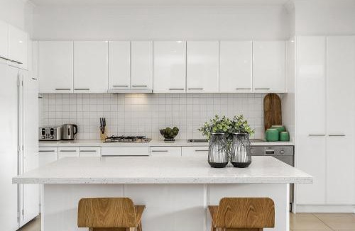Mentone House | Boutique Stays - The Richardson