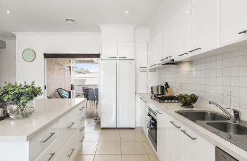 Mentone House | Boutique Stays - The Richardson