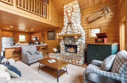 Boyne City Cabin | Boyne Mountain Cabin, Sleeps 12, Hot Tub