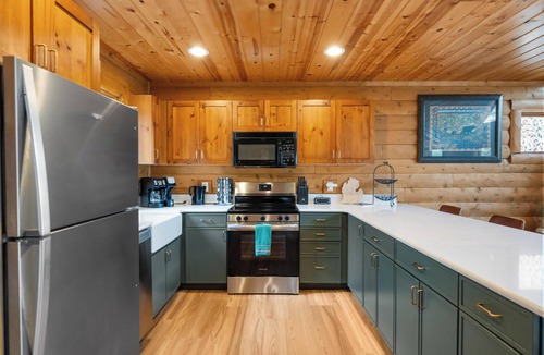 Boyne City Cabin | Boyne Mountain Cabin, Sleeps 12, Hot Tub