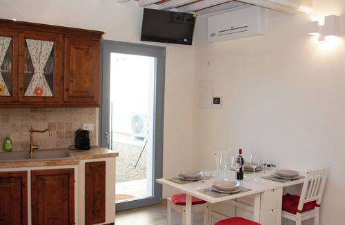 Montagnana Apartment | Brand new apartment with pool in the Tuscan countryside near Florence