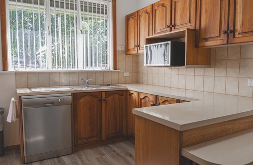 Hampton East House | Brand new Furniture/3 Bedroom/Stylish Home