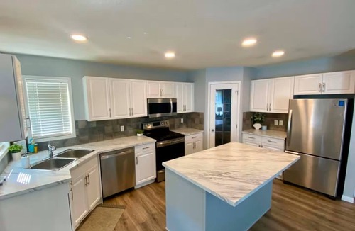 Airdrie House | Bright 2-Story 3BR Home w/Backyard Fire Pit Stay! Close to the Rocky Mountains