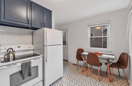 Toledo House | ★Bright & Stylish near Country Club, UTMC & Zoo★