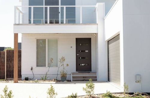 Inverloch House | Broadbeach House Inlet - Winter Promo Stay 3 pay 2