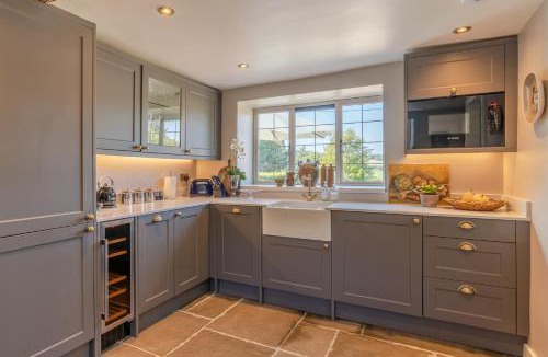 Snowshill Village House | Broughwood Cottage Snowshill