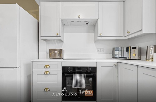 Filton House | Bude Road | Cosy & Modern Retreat | Transport Link