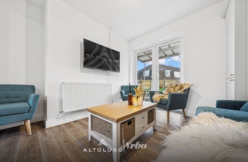 Filton House | Bude Road | Cosy & Modern Retreat | Transport Link