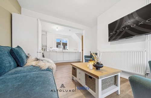 Filton House | Bude Road | Cosy & Modern Retreat | Transport Link
