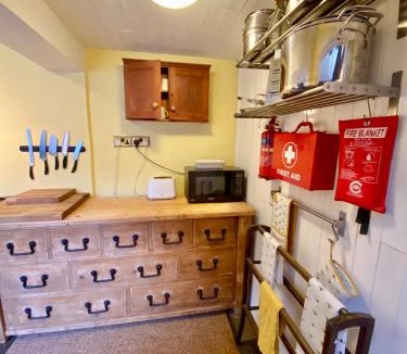 Codsall Apartment | Bumblebee Cottage