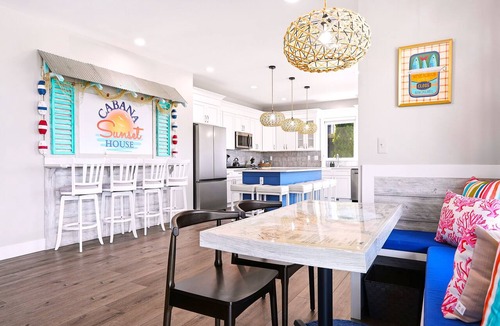 Anchorville House | Cabana Sunset House | Lake Front | Great Location!
