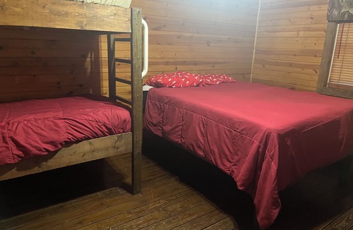 Kerr Cabin | Cabin 2-Rocky Creek Campgrounds of RT 35