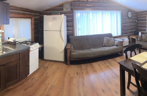 Mayfield Cabin | Cabin 6 Lake Cabins Resort on Fife Lake