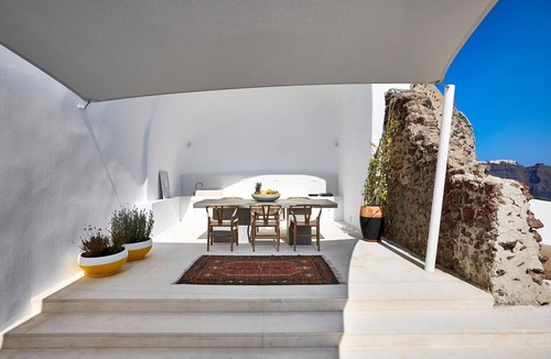 Oia Villa | Caldera Crest Villa | Oia Santorini | Private Pool | Caldera Views | Hot Tub