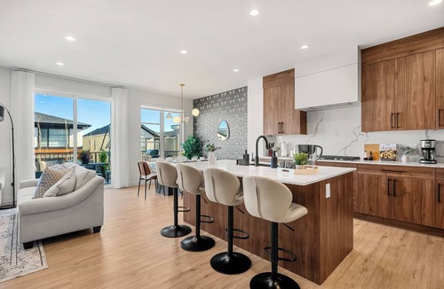 Southwest Calgary House | * Calgary Gem | Stylish Home w/ Patio | AC *