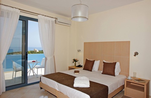 Adelianos Kampos Hotel | Carme Villas