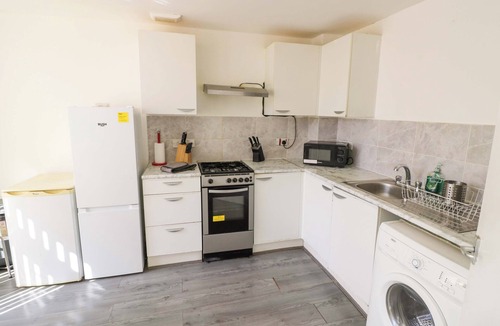 Bordesley House | CARPENTERS COURT, family friendly, with a garden in Birmingham