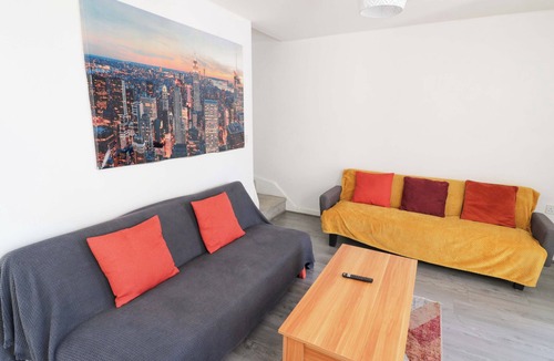 Bordesley House | CARPENTERS COURT, family friendly, with a garden in Birmingham