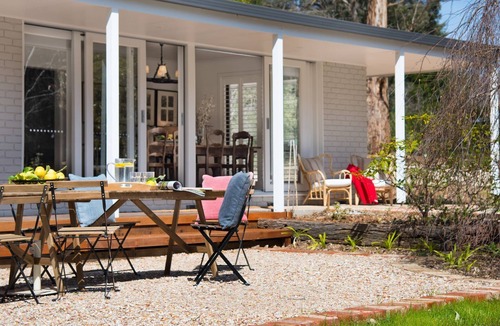Trentham House | Casa Andante, a beautiful house, garden and retreat in the heart of Trentham