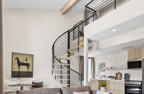 Oak Park Apartment | Casa Iglesia King Loft Studio 311