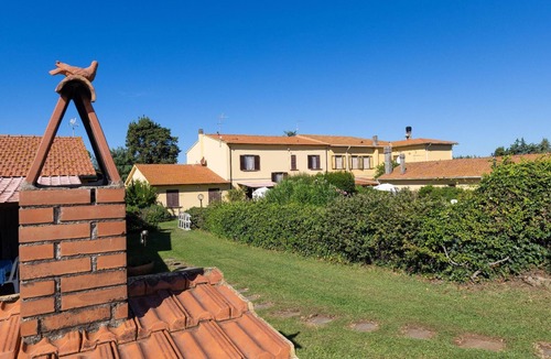 Cecina Apartment | Casa Milla - Two-room apartment Woodcock